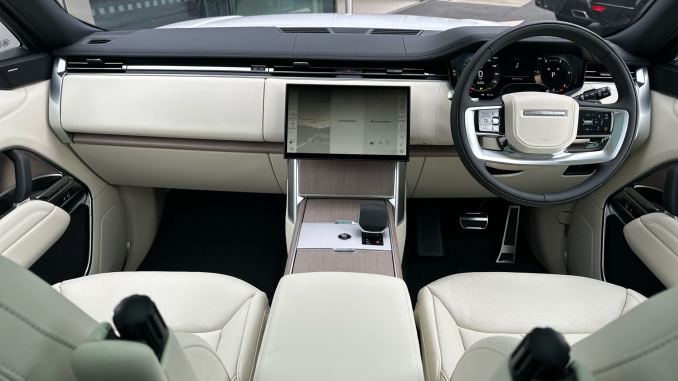 Land Rover Range Rover 3.0 D350 SE 4dr Auto Diesel Estate - Image 22